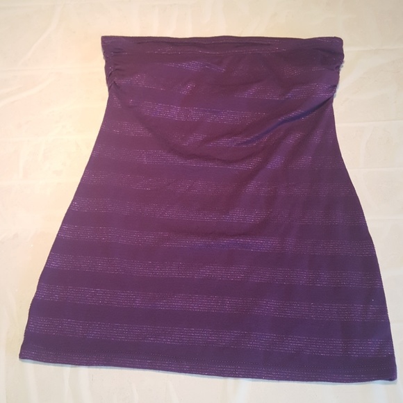 🌺 Wet Seal Halter top - Picture 2 of 4